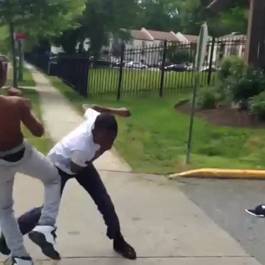 validx2:  This nigga beat himself 