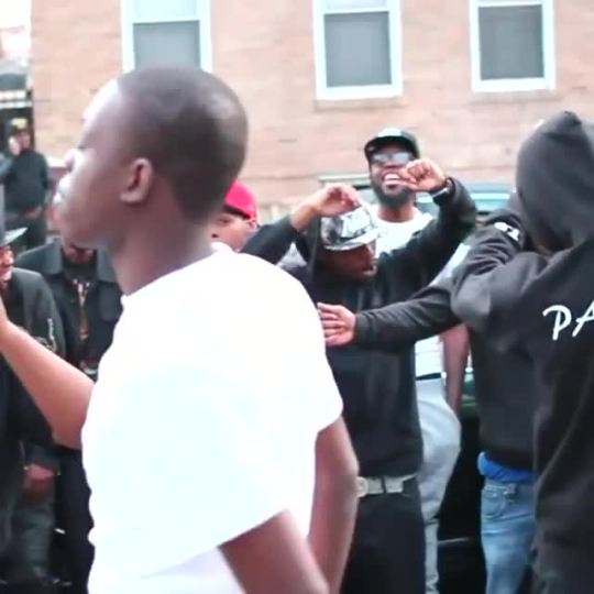 titytwochainz:  thesinwhisperer:  The hat toss and auntie dance gives me everything