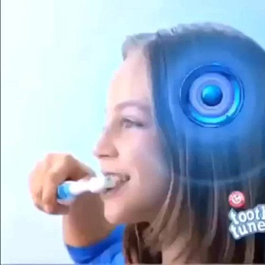 vinebox:  You’ll never make it to school brushing your teeth with this tooth brush