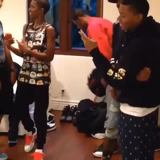 shattyice:  zakkiwu:  sincerlyheartdrop:  sugafootz:  darvinasafo:  youngblackandvegan:  gahtdamn i love my people  Finally a dance I can fux wit.  g they fuckin hittin it  Shmoney dance  Diddys son is a spitting image of him in the early 90s videos 