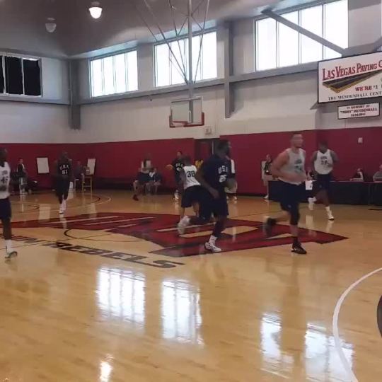 teamrosebeforehoes:  Rose hits the floater.