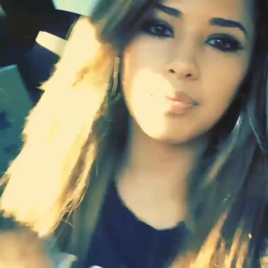 jasminev-news:  @jasminevillegas: Vibin to the music 🙇 @jream_andrew 