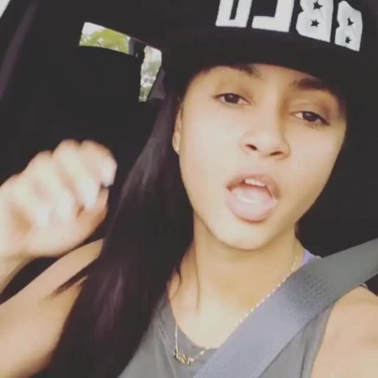 sci-sugar:  Lmaooo ok from now on if I see another bitch talk shit about sex workers, I’ll just reply with this video 😭😂😈