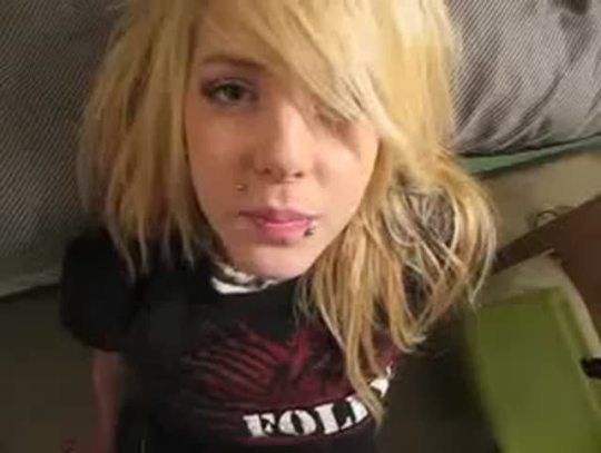 pornlion:  Teen Emo just wants that dick | pornlion.tumblr.com For other videos; http://pornlion.tumblr.com 