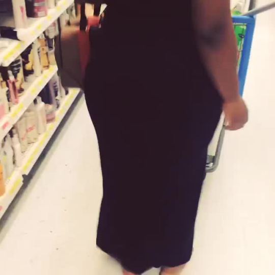 everydayphotos77:  Clapping in the store👏👏👏