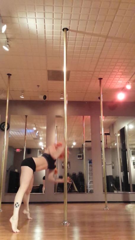 fuckyeah-poledance:  trashedfloors:squeakmachine:  Superman drop on pole.  Be safe and don’t try this at home without an instructor or knowledgeable spotter. www.awakeningspolefitness.com  Thus is amazing! A pole dancer suicide girl! Omg!