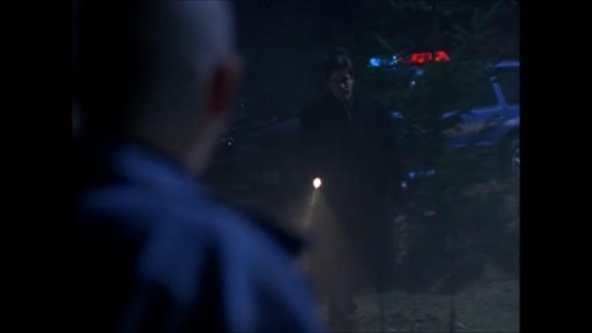 captainamerica-in-middle-earth:  vvexpyke:  creepycryptid:  possibly my favourite scene from anything ever  ok what the hell is the x files  This video is the reason I started watching the x files 