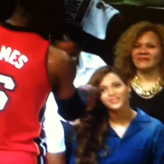 phattygirls:  Beyonce looking at Lebanon too long. Until Jay looks at her, she quickly