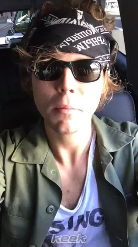hotdamn5sos:  5secondsofsummer: TODAY IS AWESOME!!!! 