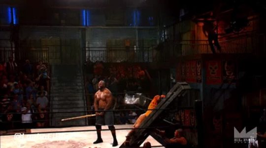 everythingjomo:  Now THAT is how you make an entrance!