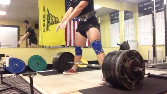 deadlifts-and-donuts:  theycallmemiketaylor:  605 deadlift PR. Complete with finger pistols.  Shooota’