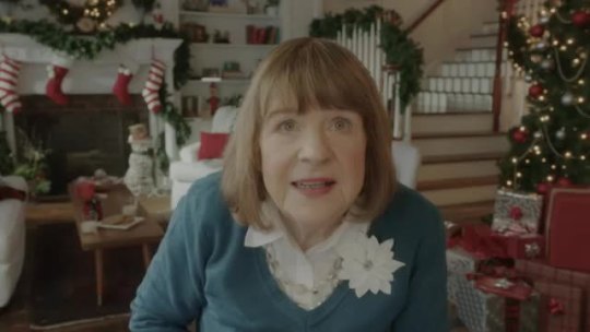 verizonwireless:  Tech haul GONE GRANDMA!  Grandma Ellie stars in this holiday