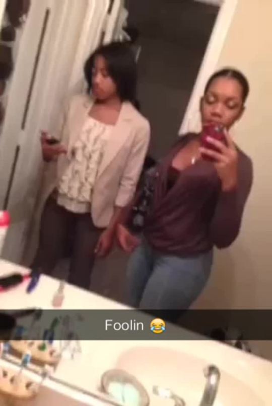 jjsinterlude:  My sister cute 😏😂