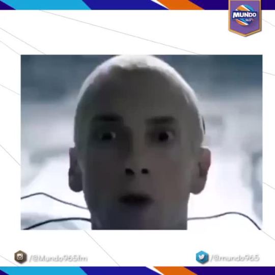 lapalomafolladora:  Nadie rapea mejor que Eminem … o quizá si! 