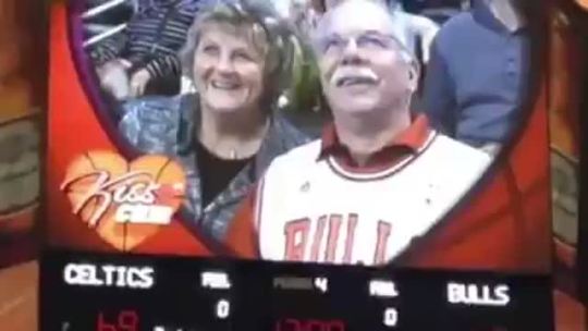 fuckfuckandfuckk:  carry-on-my-otp:  Don’t be a dick to your GF or Benny the Bull’s gonna get ya!  What an ass 