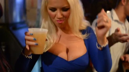 Porn Pics EPIC CLEAVAGE