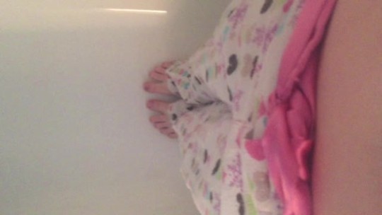 lilypees:omotaku826:  Jammies u//~//~  o///o This is so cute~ I’ve never wet my jammies beforeeee. I need to try it. Well, I *have* wet my jammie’s before — most nights as a kid but also recently after waking up with a wet crotch. I finished wetting