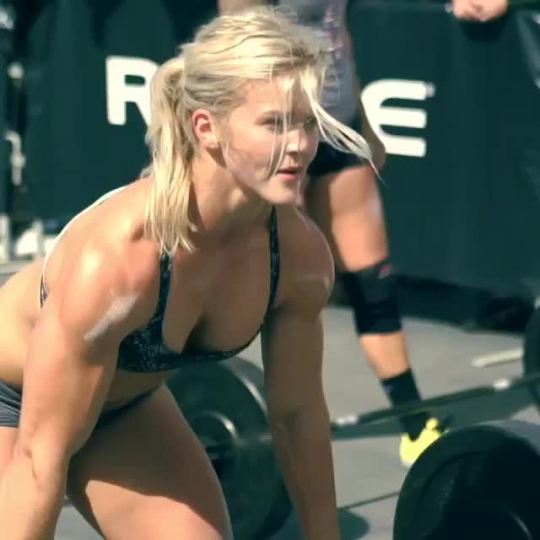 Porn Pics onlyfitgirls:Brooke Ence. Power Clean slow