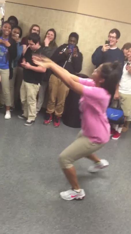 igglooaustralia:  validx2:  blueklectic:  weloveshortvideos:what type of dance battle