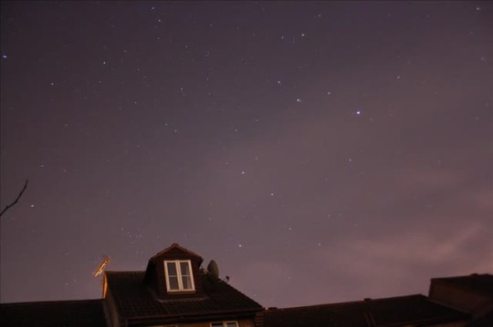 lazybreak:gluecksfang:sleepyrobbers:wcked:theastrokid:The night sky. 09/03/15Watch as the colour of the sky changes due to the rising Moon.This was a 4 hour time lapse recorded last night from 21:00-01:00.I am in love.cryingyou can literally see how the