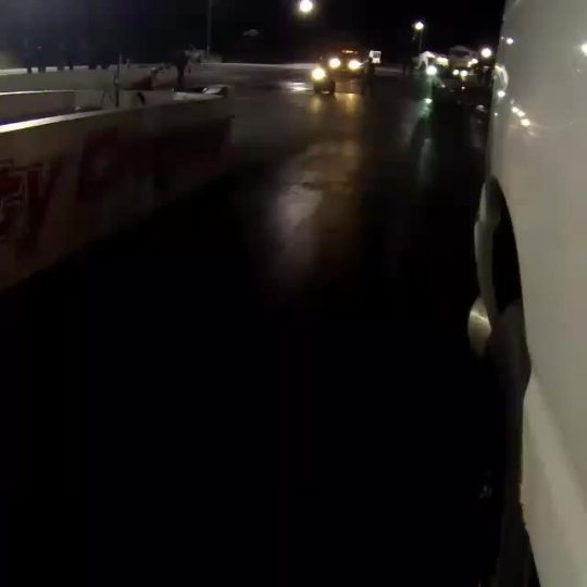 americancoalrollers:  7.3 van vs Camaro ss