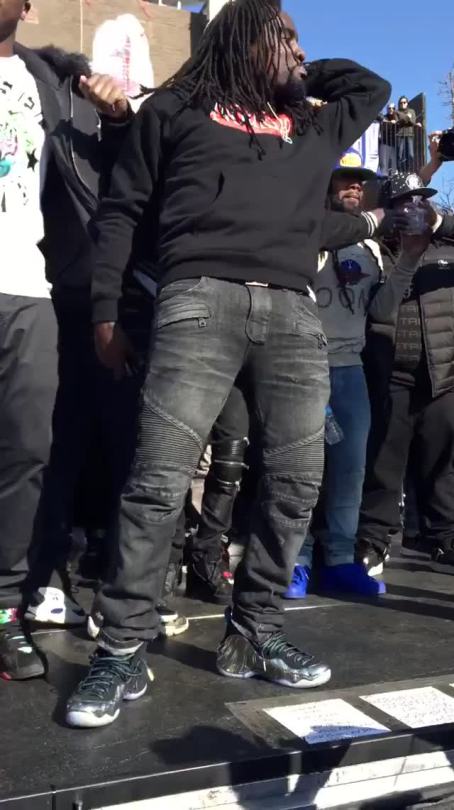 fashionmobster:  ghanaianprincesss:  obeykingafrica:  thai-red-curry:  kingpushatits:  sauvagepourlesnuits:  🔥💯 wale got moves ! lol  Ayeeee  Ok!!  He got that footwork cause he African  He African ?  Nigerian 