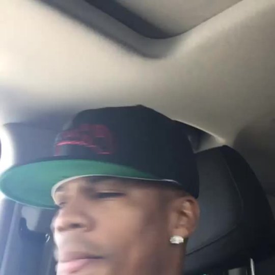captioned-vines:  xeno-cairbre:  this prolly his best one bruh. 😂  “ I woke bae up this morning, and I told bae, “ I think this pussy done stopped breathing!” She said, “ Uh-uh!” I said, “ Uh-huh!” She said, “ Why you say that?”