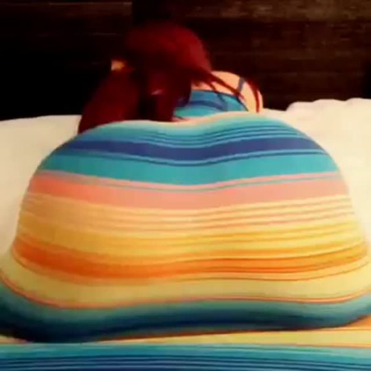 Porn photo Big booty redhead twerking! 