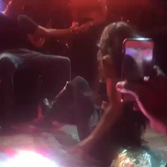 thaunderground:  badarabian:  featyagirl:  generally:sincerely-ciara:  Ciara serenades fan to I Run It  goodbye  BRUH  oh my gad    The new Janet