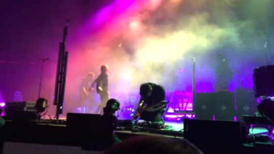 paralol:  The fact that paramore only used little color in the whole show and then