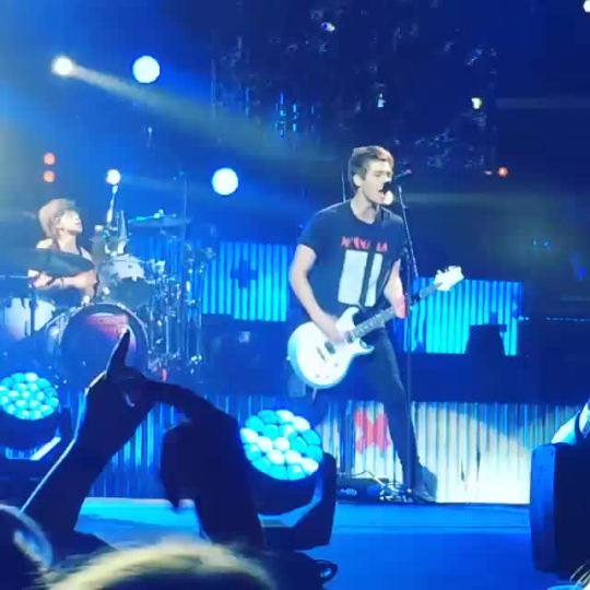 hotdamn5sos: Permanent Vacation - ROWYSO: Stockholm - May 13, 2015 [x]