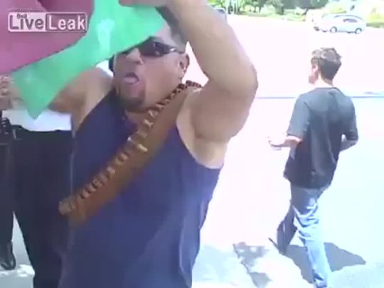 unicornfan:  punchsportsandpunchlines:  memejacker2kxx:  holy shit this video is amazing  “I could make a public fool of myself too” but instead I will stand angrily on a street corner with anti immigrant signs  lmao this dude rules