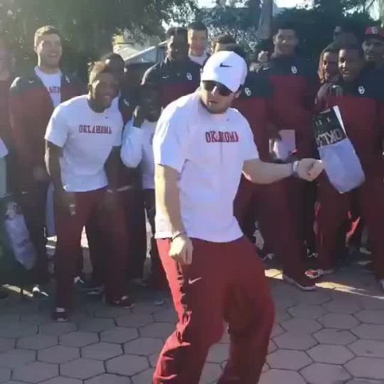 11-11-1992:  theprojectchocolate:  weloveshortvideos:  White dude hit that shit  Oh shiiiiiit. He better do!  I’ll give him his props on this