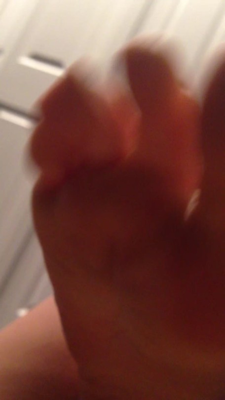pinkysfeet:  Waving hello with my messy black toes👣