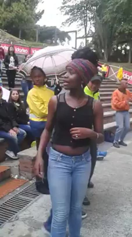 thotjoose:  jcoleknowsbest:  yivialo:Afro Colombian girls dancing to Salsa Choqueme encanta!!!   I LOVE BLACK PEOPLE… I’m living for this..  Carefree black girls 💕