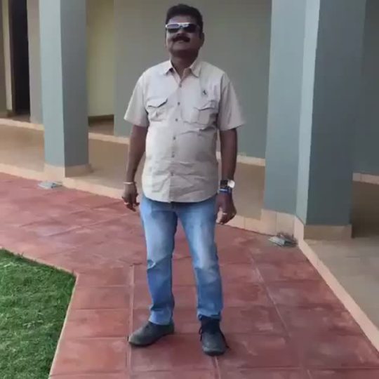 weloveshortvideos:  someone take this man phone