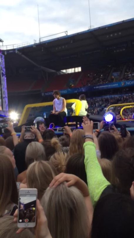 Porn photo odachristineb:  Larry mirroring ~ Oslo, June