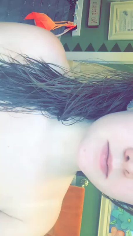 town-slut:  I like smoking 🍁, I like getting ✈️, I like having 💏, I like girls who 🏇.   add me on snapchat: town-slut (no screenshotting)