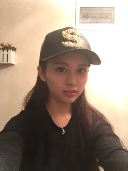 tongissac:  可爱的小姑娘