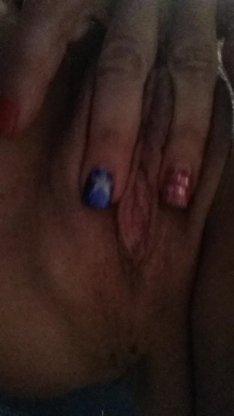 oreosexy:  Just a sneaky lil feel. Just got really wet, Purrrrrr kitty. 