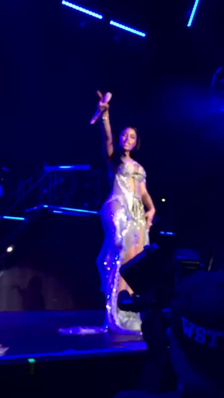 beynika:  All Eyes On You #ThePinkprintTour😍😘