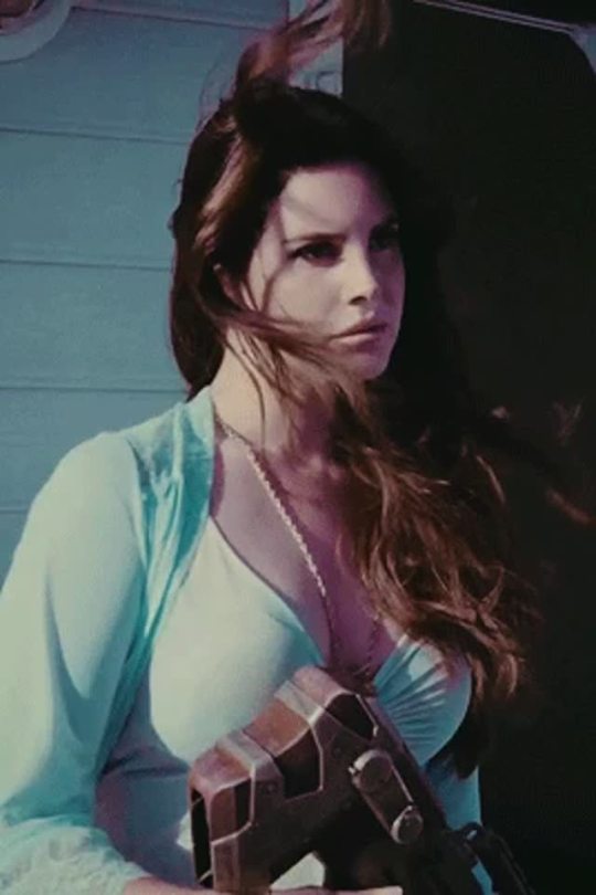 only-lana-del-rey:    Click here to see more pictures about Lana Del Rey, sad black