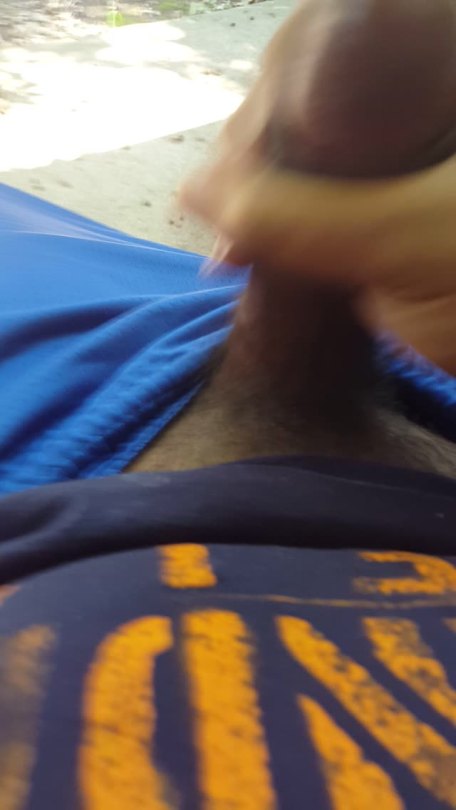 thelustwolf:  It’s such a nice day outside…