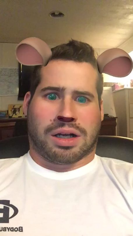 jsantagato:  Snapchat is TOO lit. 