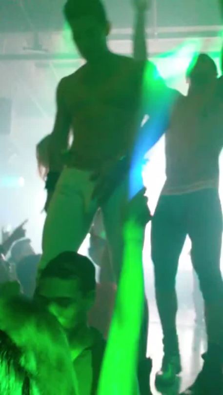 malestrippersunlimited:    [via Male Strippers Unlimited.com]   