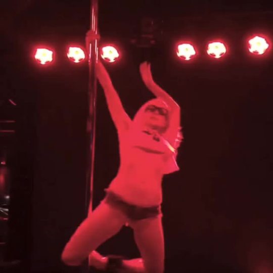 jacqthestripper:  #SCHWING  Love,  Stripper Garth