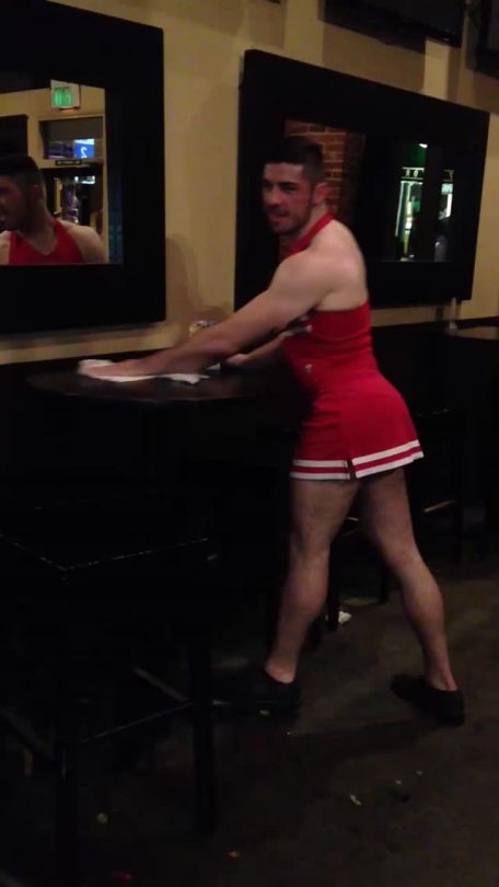 sex-lies-and-bowties:  HallowKWEEEEEN