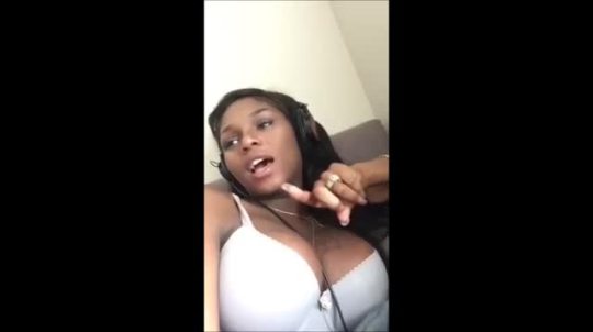 lebritanyarmor:  surra-de-bunda:  flyandfamousblackgirls:  Victoria tells short Horror