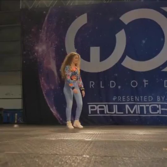 embrace-your-earth:  brightindie:    Dytto - “Barbie Girl” Dance  Holy fuck watch