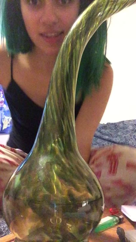 noganjasmoking:  We’re bonding ☺️